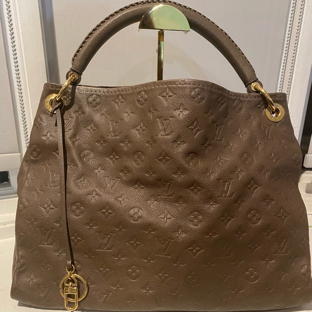 Louis Vuitton Emperiente Artsy MM